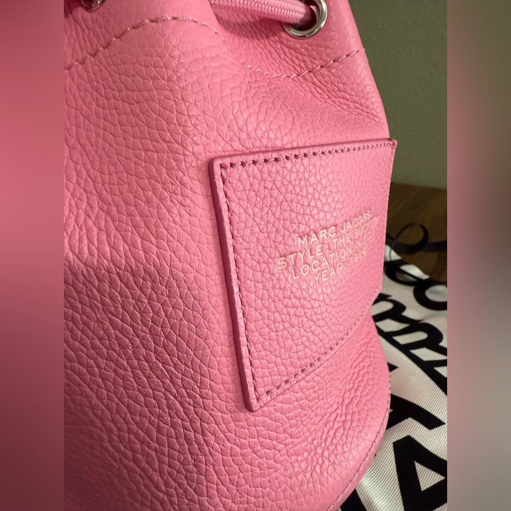 Marc Jacobs The Bucket Bag - Picture 6 of 14